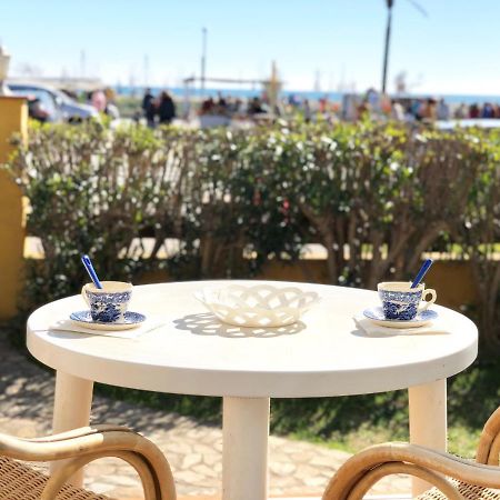 Apartament Amb Jardi A La Platja D'Empuriabrava Exteriör bild